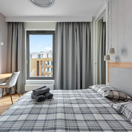 Premium Family & Business Old Town Riverside Apartment With Parking 格但斯克 外观 照片